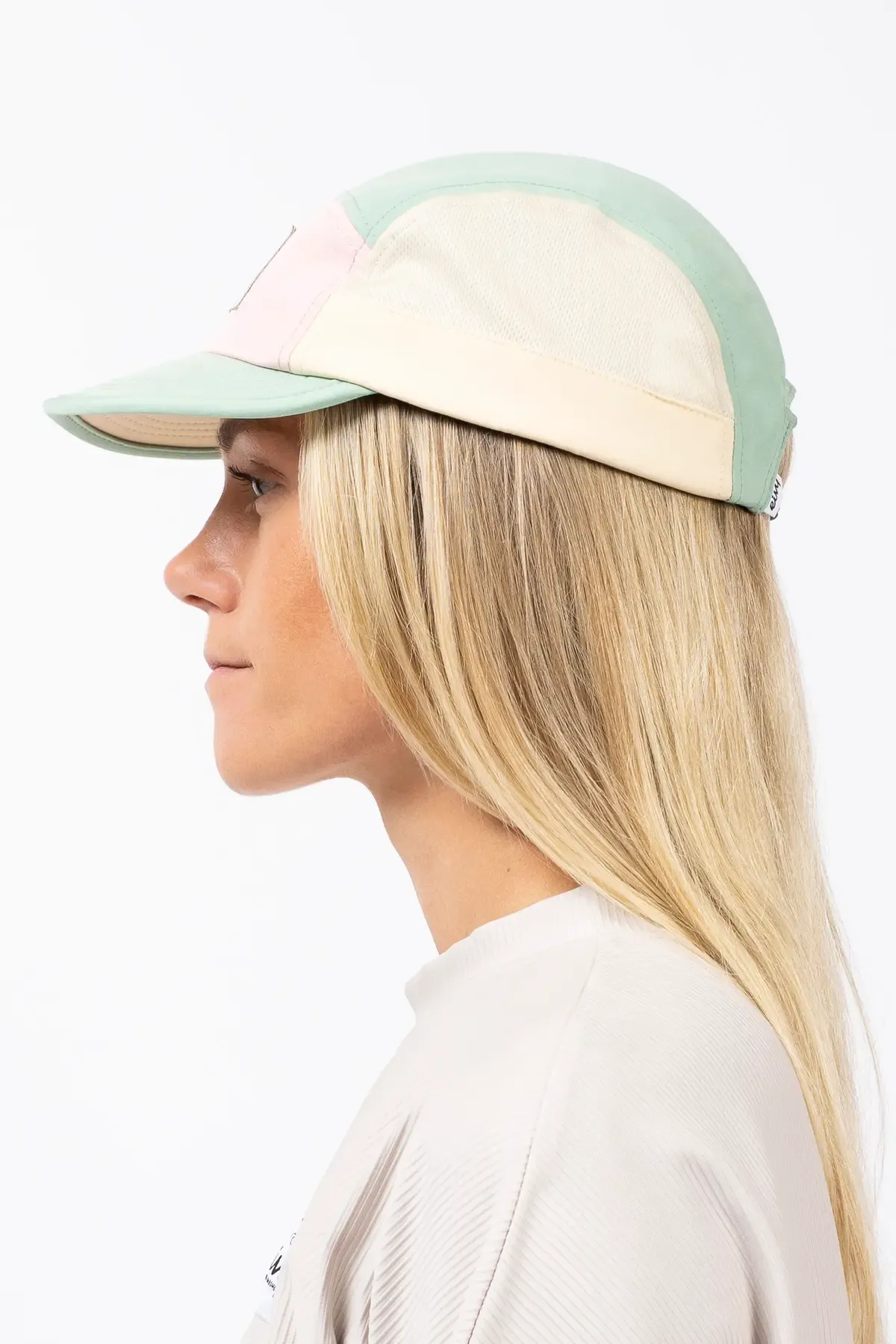LIGHT STOW CAP